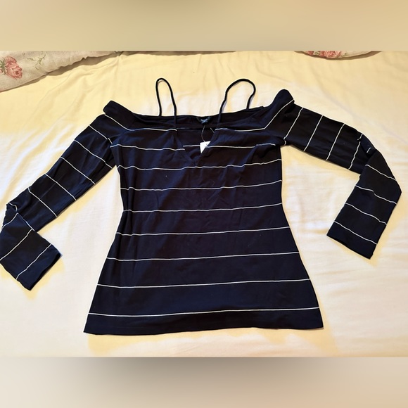 Guess Off-shoulder Black Top White Stripe Strappy V-neck NWT - Picture 2 of 6